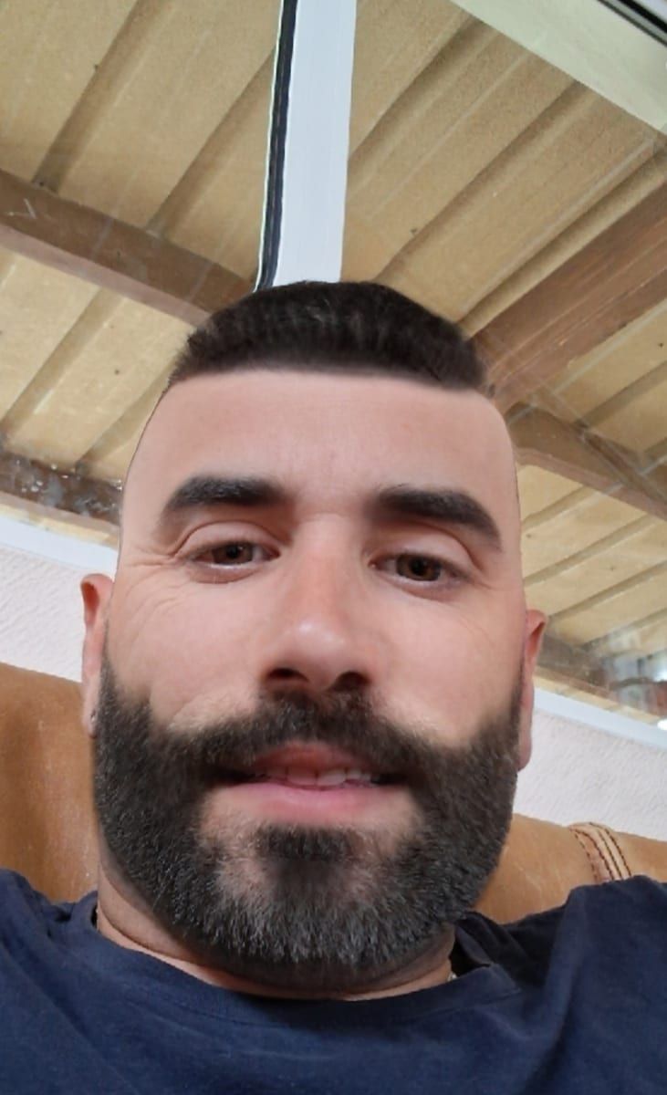 Stéphane - Annonce gay à Ohey Profil de Stéphane, 34 ans, Annonce gay à Ohey (Namur)