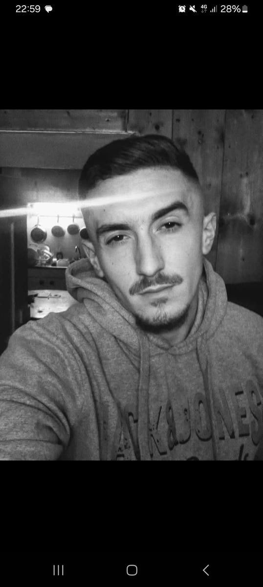 Nahuel - Annonce gay à Ohey Profil de Nahuel, 22 ans, Annonce gay à Ohey (Namur)