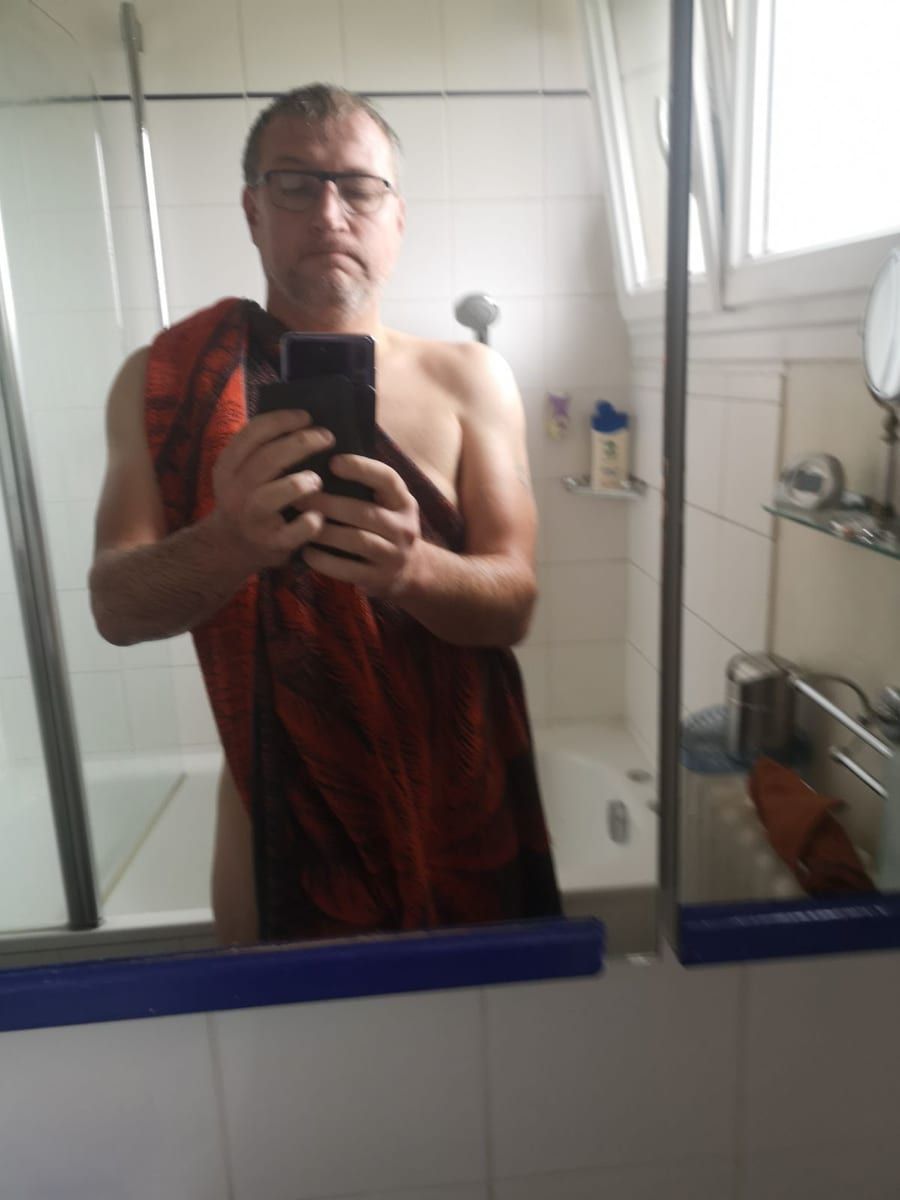 Najim - Annonce gay à Couvin Profil de Najim, 34 ans, Annonce gay à Couvin (Namur)