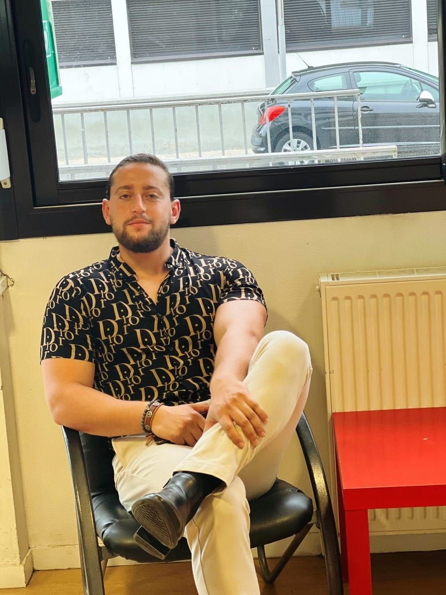 Profil de Foussenou, 34 ans, Annonce gay à Houyet (Namur)