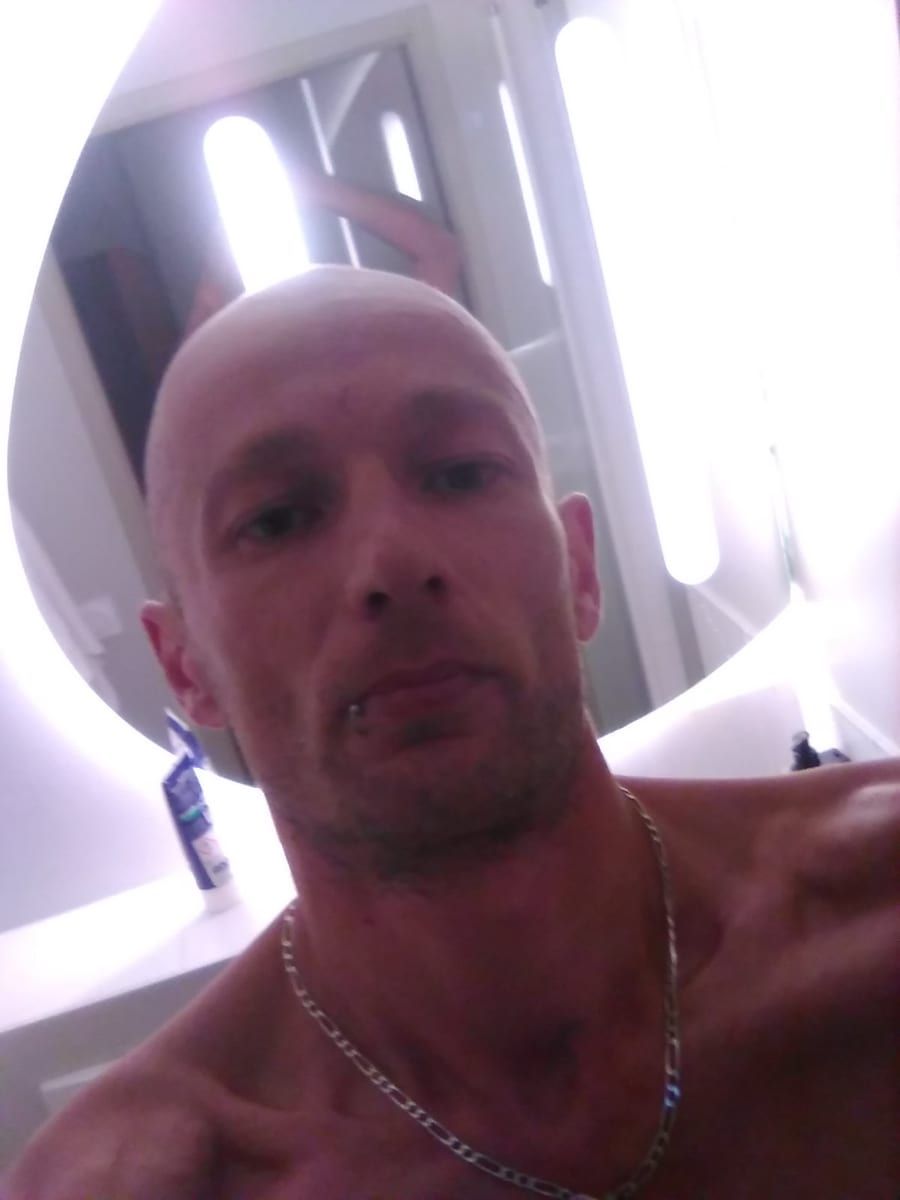 Profil de Jannis, 38 ans, Annonce gay à Jemeppe-sur-Sambre (Namur)