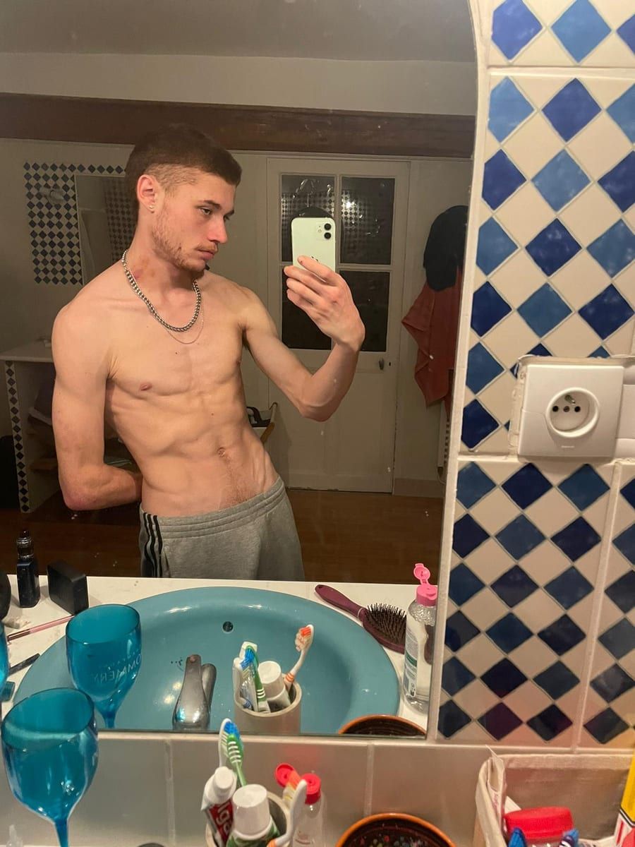 Amara - Annonce gay à Ohey Profil de Amara, 28 ans, Annonce gay à Ohey (Namur)