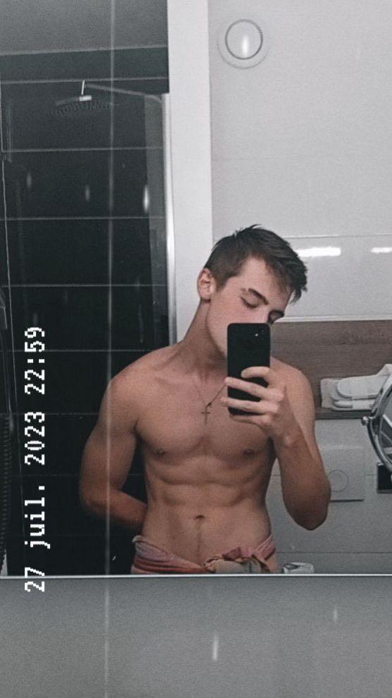 Profil de Vincenzo, 35 ans, Annonce gay à Viroinval (Namur)